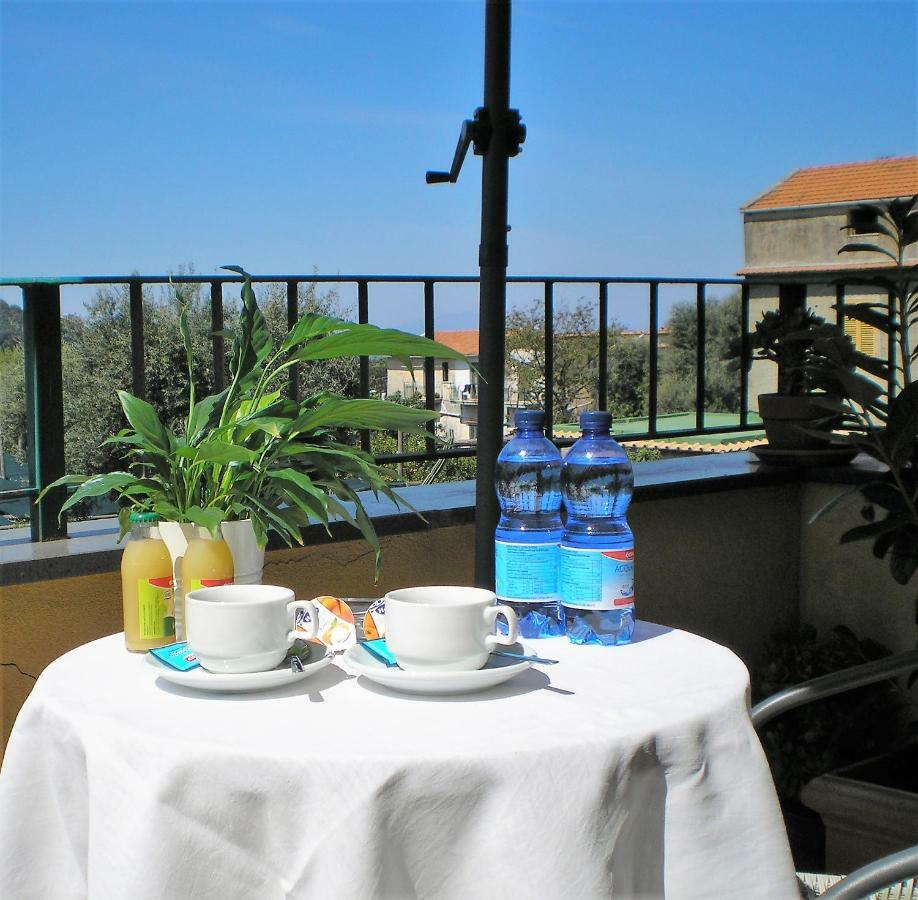 Itaca B&B П'яно-ді-Сорренто Екстер'єр фото